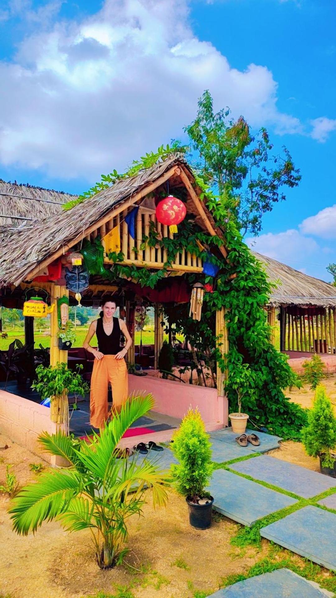 Om Shanti Om Home Stay & Cafe Hampi Exterior photo
